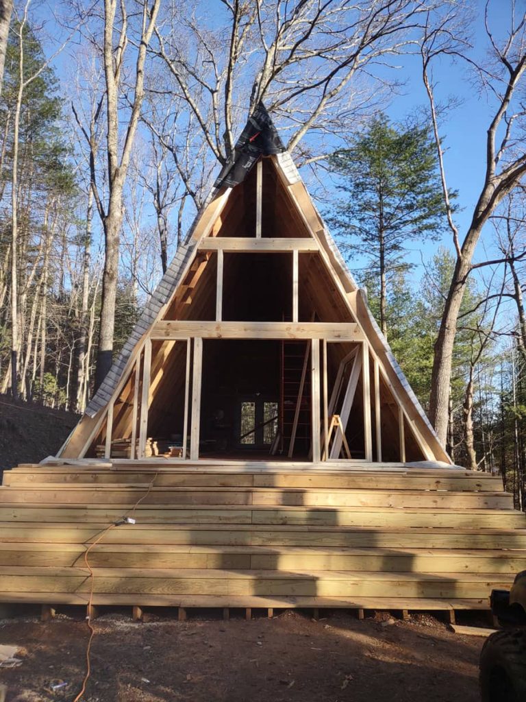 Ongoing Construction of a Modified Aframe Cabin Alexis part 1 Small
